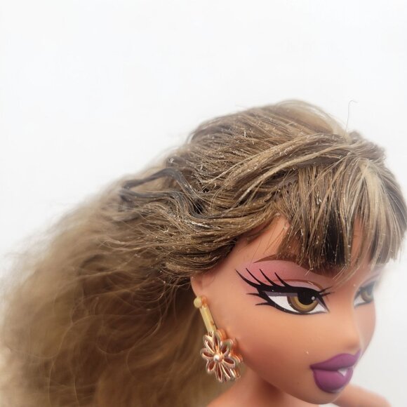 MGA Entertainment Bratz Always Yasmin Jointed Poseable Doll Nude - Picture 8 of 13